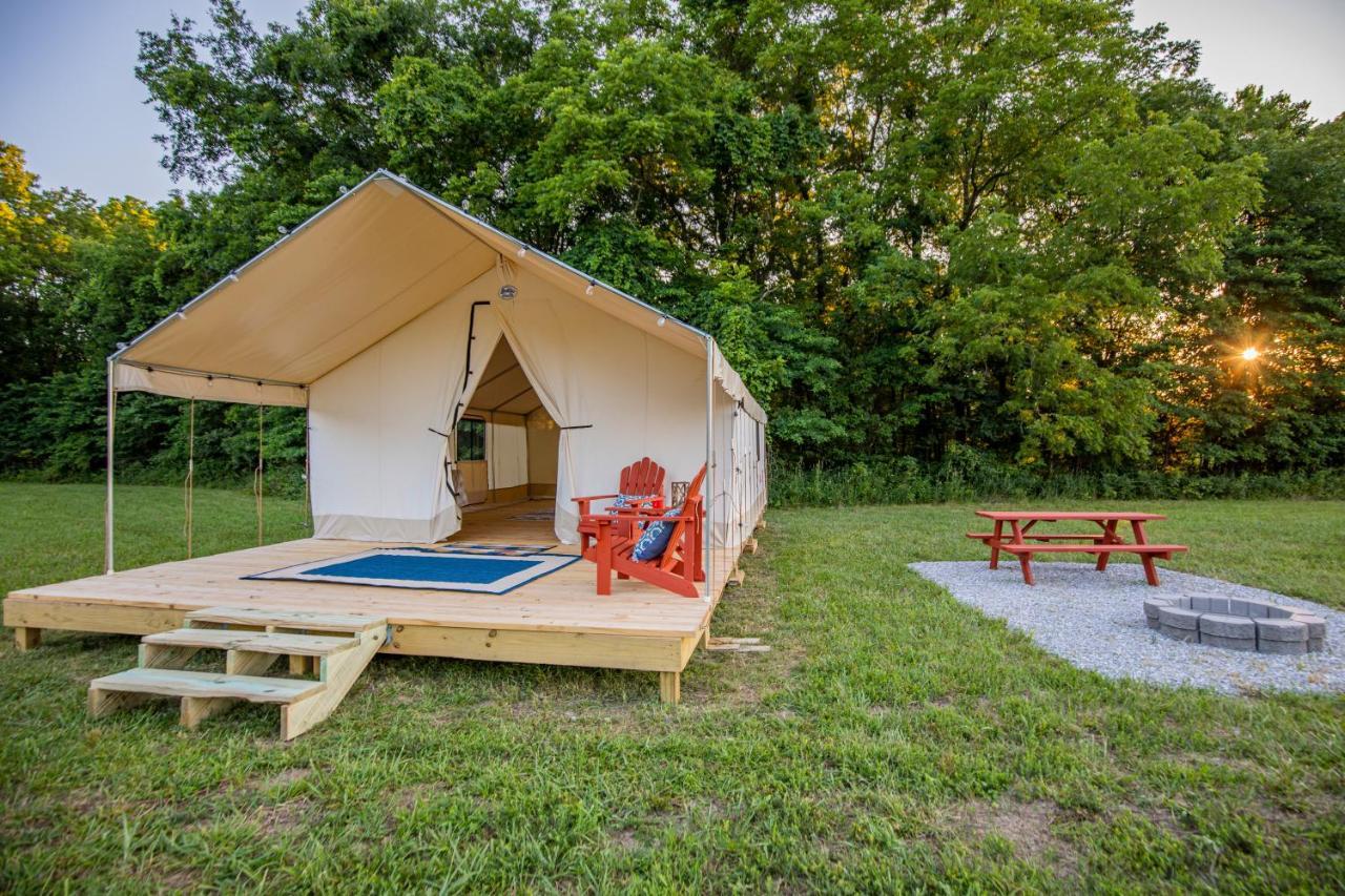 Roaring River Luxury Glamping #3 *