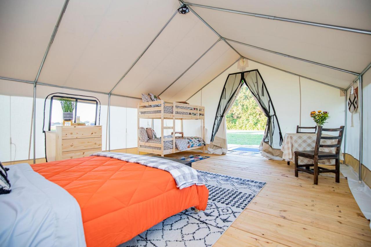 Tente de luxe Roaring River Luxury Glamping #3 *